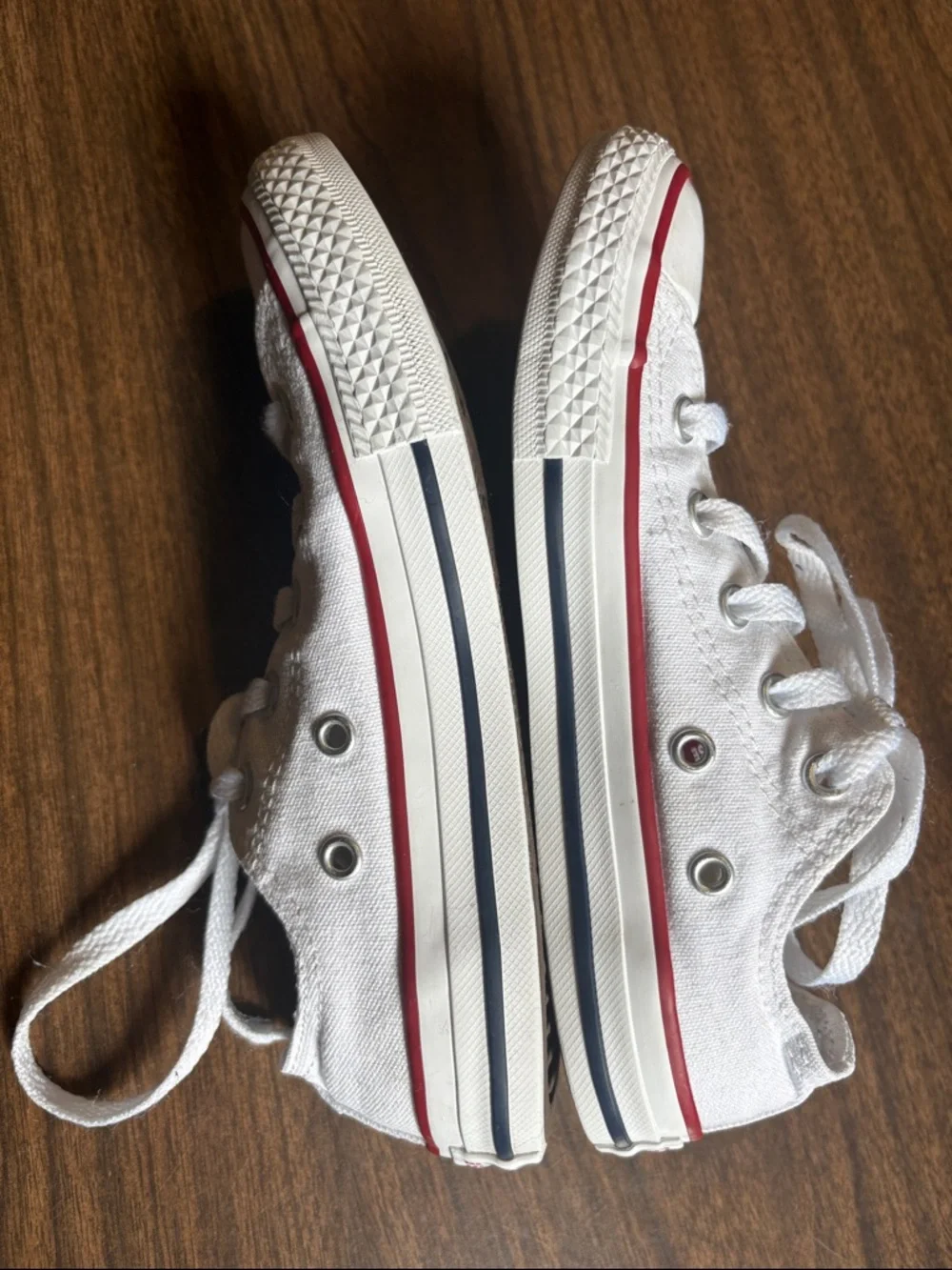 Converse White Low Tops Unisex Youth Size 1 All Star Chuck Taylor
